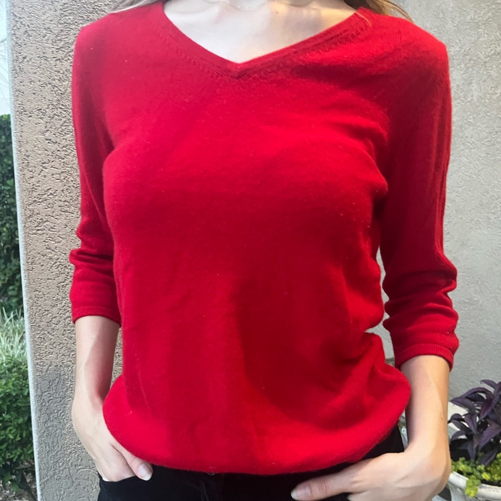Worthington red cashmere sweater. V neck. Size S
